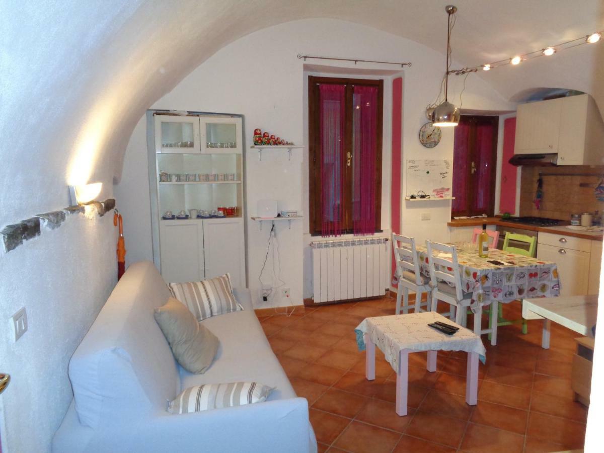 Isolabona Apartment Medieval Village מראה חיצוני תמונה